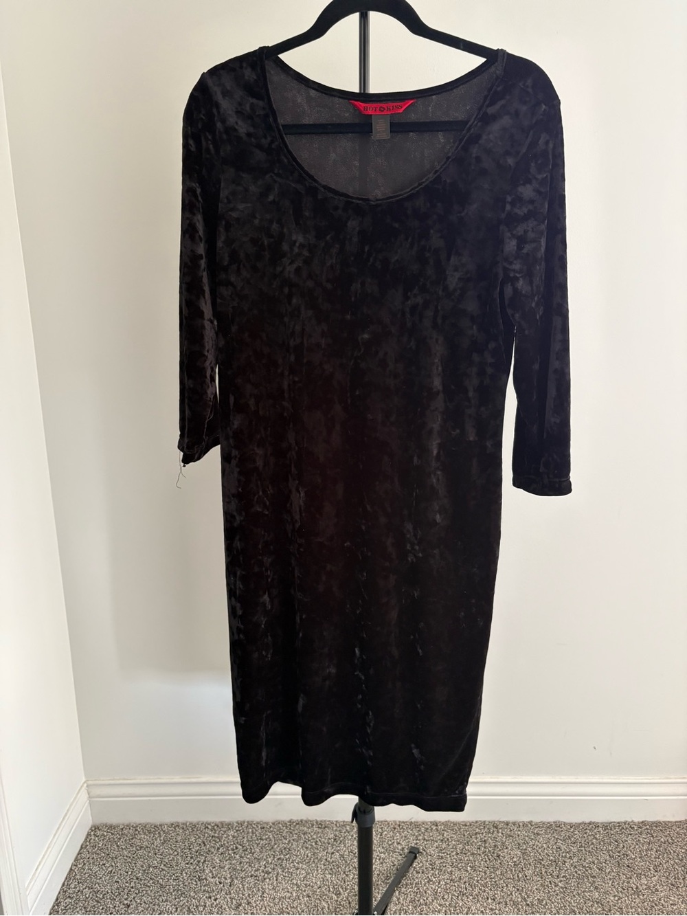 Hot Kiss Black Velvet Midi Dress
